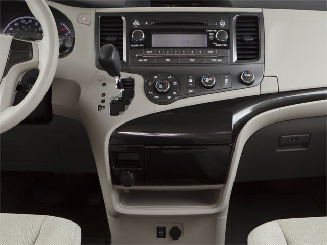 2013 toyota sienna le v6
