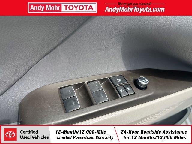 2022 Toyota Camry Hybrid XLE