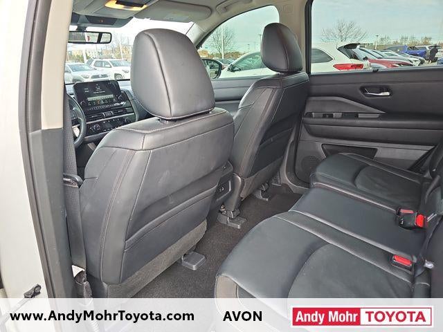 2023 Nissan Pathfinder SL