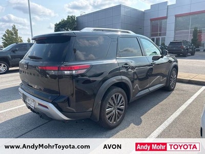 2022 Nissan Pathfinder SL