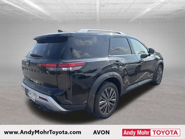 2022 Nissan Pathfinder SL