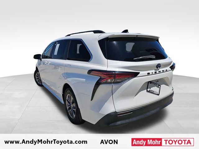 2021 Toyota Sienna LE 8 Passenger