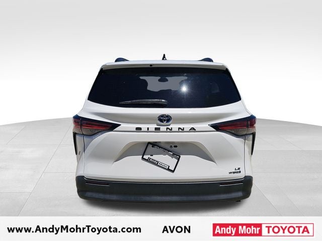 2021 Toyota Sienna LE 8 Passenger