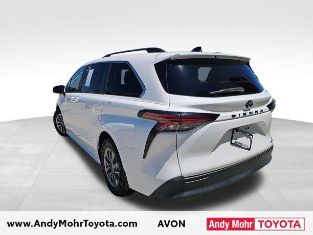 2021 Toyota Sienna LE 8 Passenger