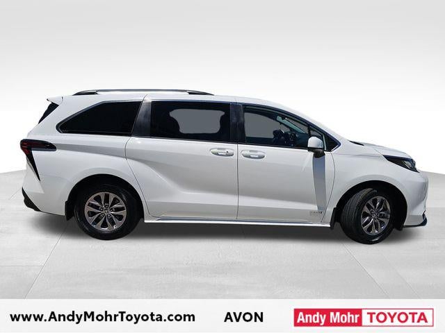 2021 Toyota Sienna LE 8 Passenger
