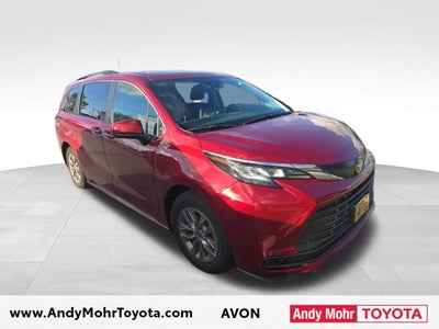 2022 Toyota Sienna LE 8 Passenger