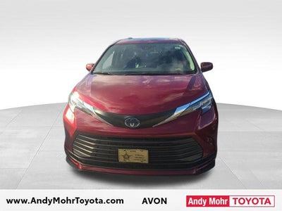 2022 Toyota Sienna LE 8 Passenger