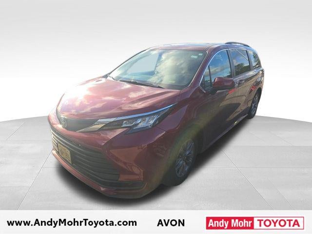 2022 Toyota Sienna LE 8 Passenger