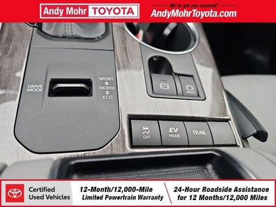 2022 Toyota Highlander Hybrid Platinum