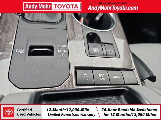 2022 Toyota Highlander Hybrid Platinum