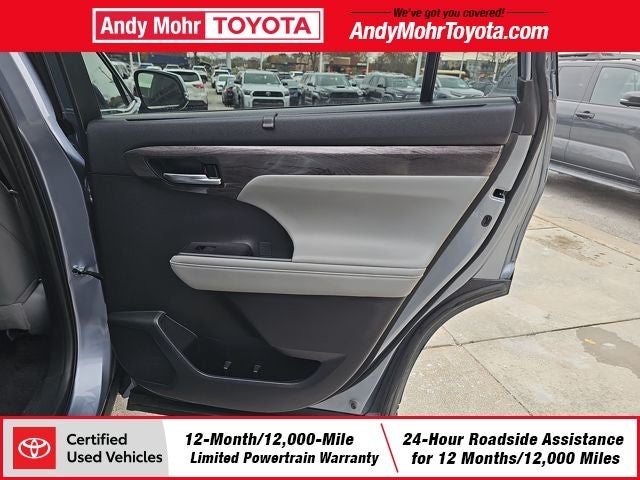 2022 Toyota Highlander Hybrid Platinum