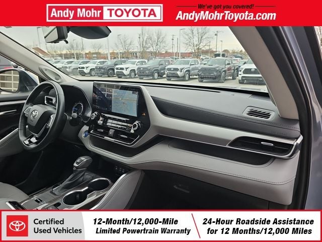 2022 Toyota Highlander Hybrid Platinum