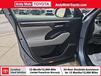 2022 Toyota Highlander Hybrid Platinum