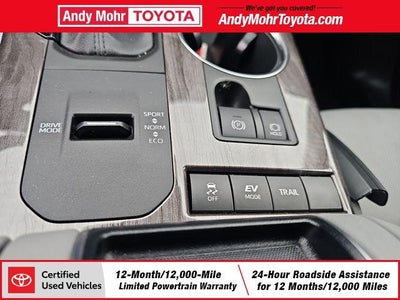 2022 Toyota Highlander Hybrid Platinum