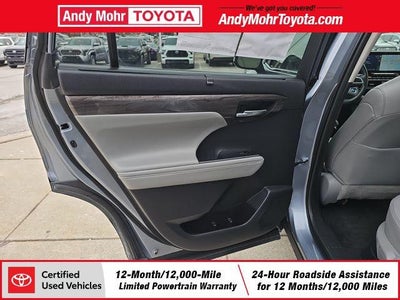 2022 Toyota Highlander Hybrid Platinum