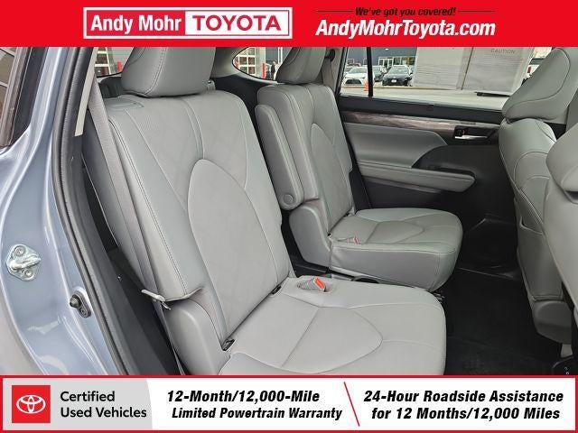 2022 Toyota Highlander Hybrid Platinum