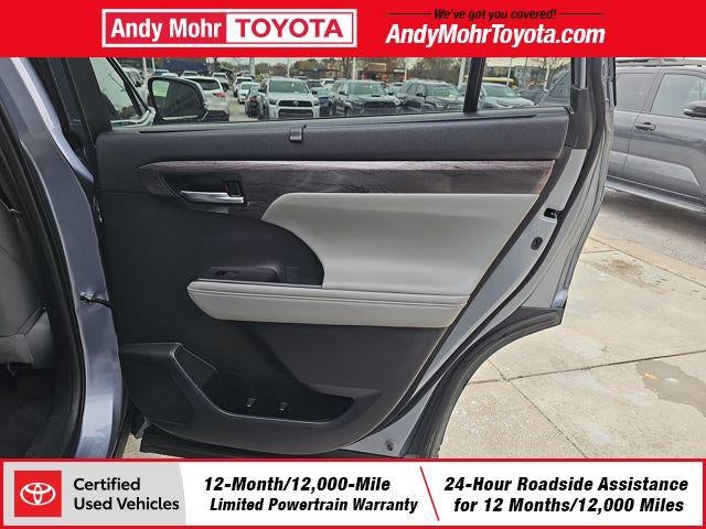 2022 Toyota Highlander Hybrid Platinum