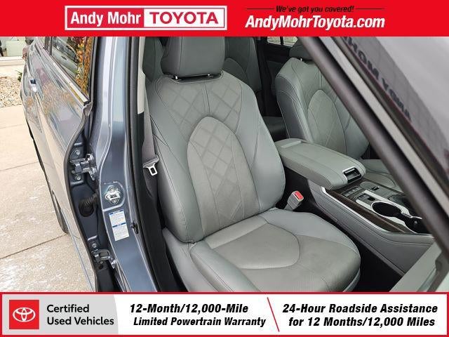 2022 Toyota Highlander Hybrid Platinum