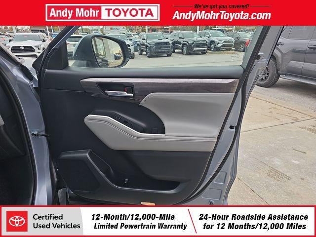 2022 Toyota Highlander Hybrid Platinum