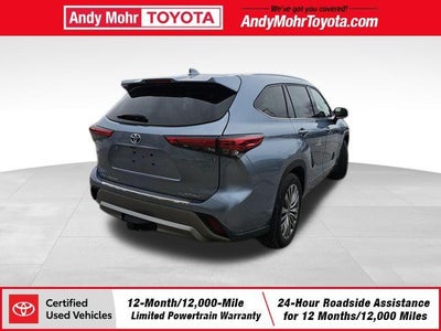 2022 Toyota Highlander Hybrid Platinum