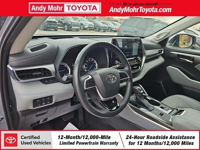 2022 Toyota Highlander Hybrid Platinum