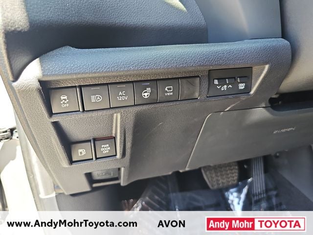 2025 Toyota Sienna Platinum 7 Passenger