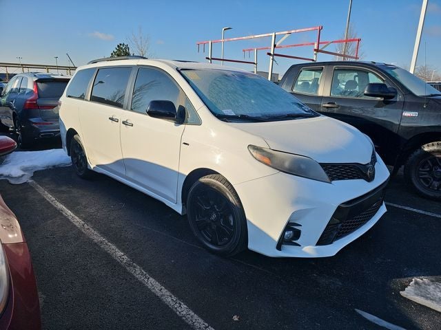 2020 Toyota Sienna SE 7 Passenger