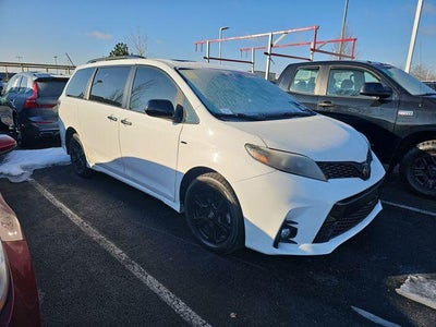 2020 Toyota Sienna SE 7 Passenger