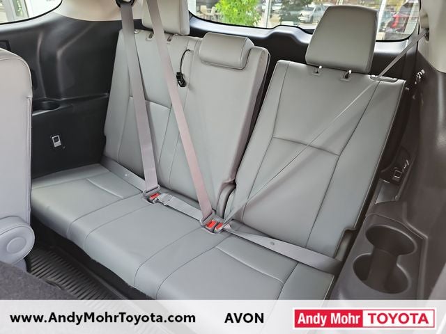 2023 Toyota Highlander Hybrid Platinum