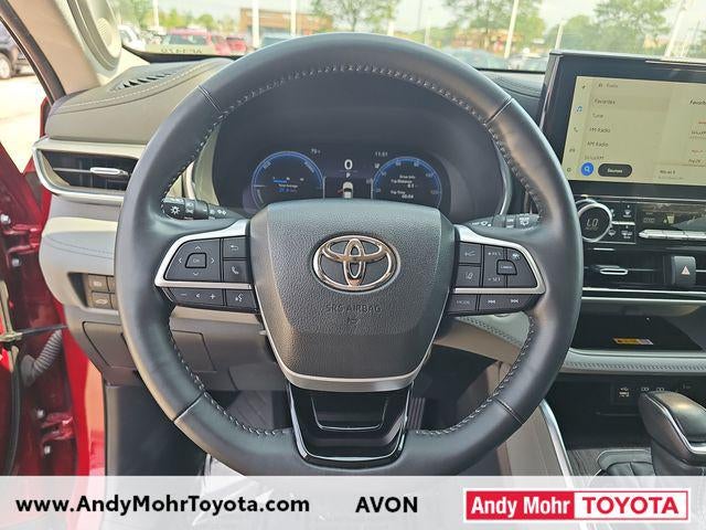 2023 Toyota Highlander Hybrid Platinum