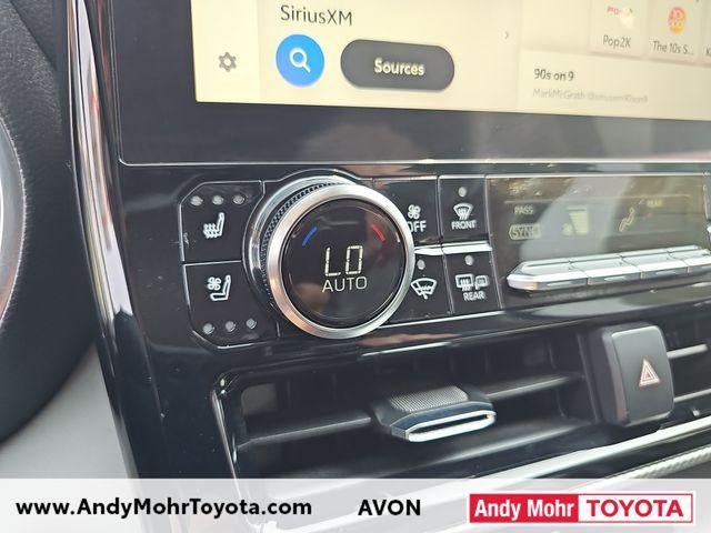 2023 Toyota Highlander Hybrid Platinum