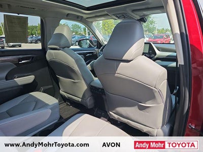 2023 Toyota Highlander Hybrid Platinum