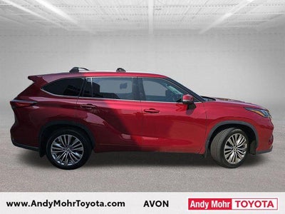 2023 Toyota Highlander Hybrid Platinum