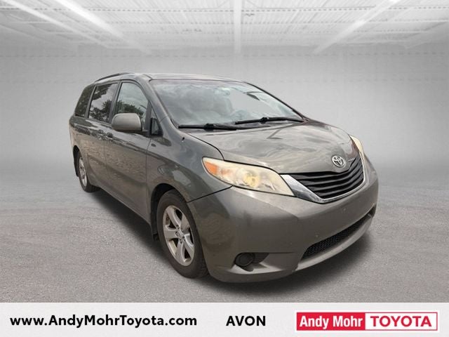 2012 Toyota Sienna LE 8 Passenger