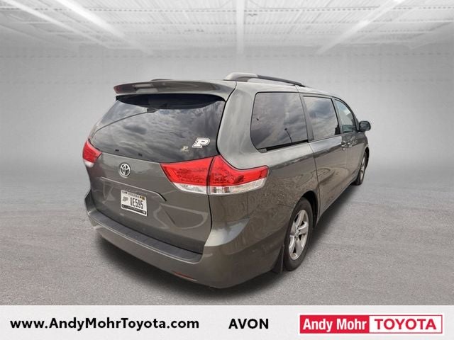 2012 Toyota Sienna LE 8 Passenger