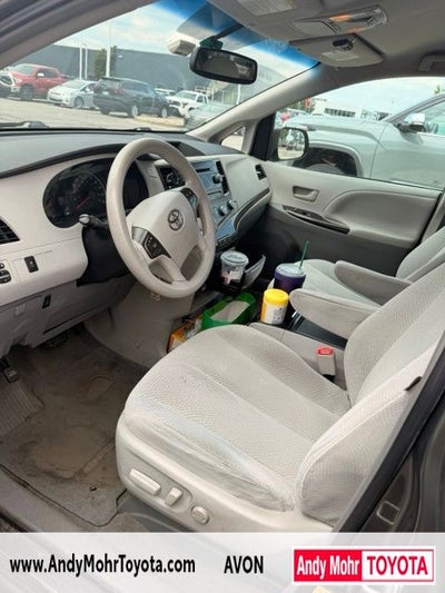 2012 Toyota Sienna LE 8 Passenger