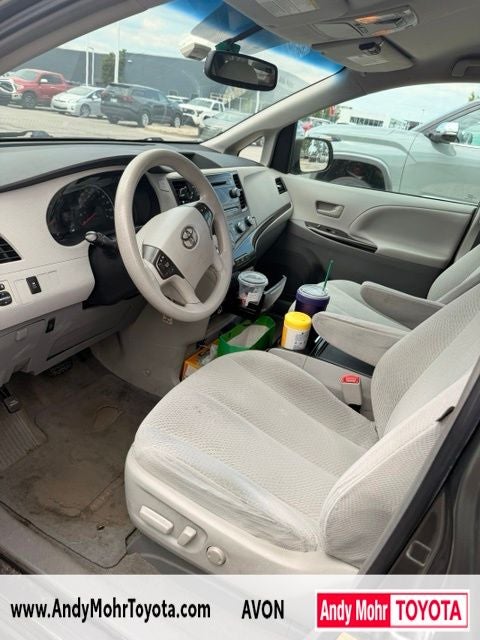 2012 Toyota Sienna LE 8 Passenger