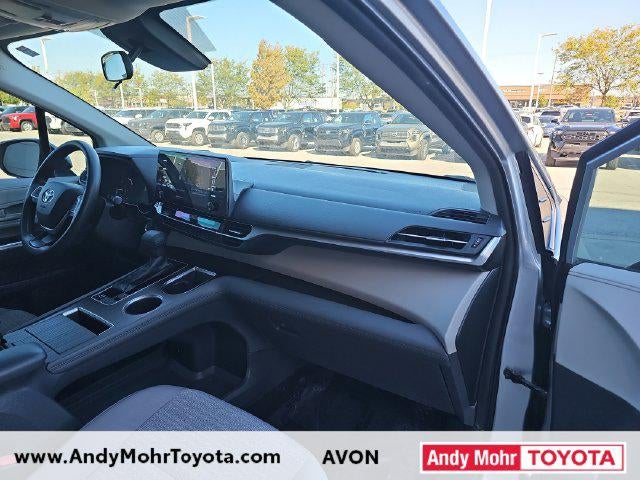 2021 Toyota Sienna LE 8 Passenger