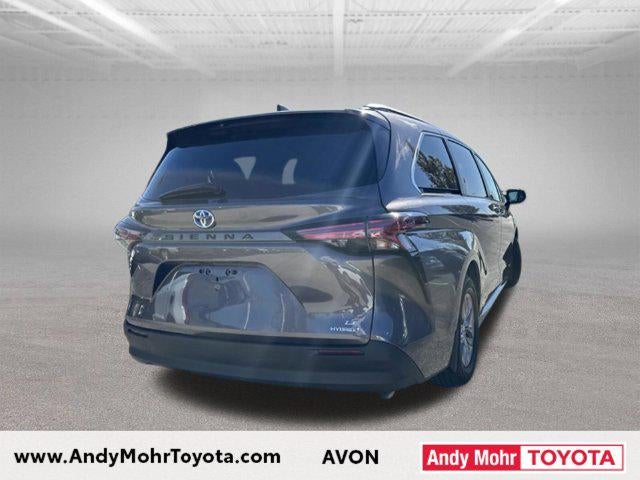 2021 Toyota Sienna LE 8 Passenger