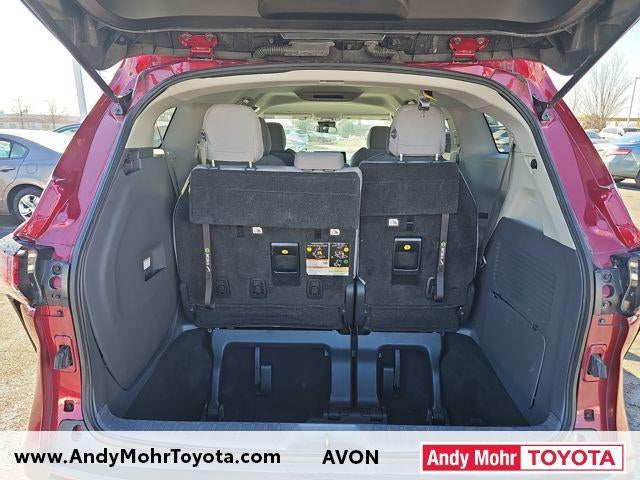 2022 Toyota Sienna LE 8 Passenger