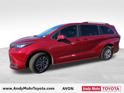 2022 Toyota Sienna LE 8 Passenger