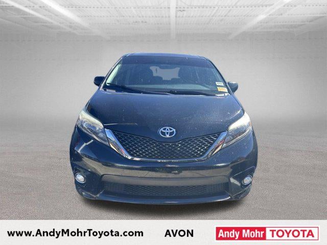 2017 Toyota Sienna SE 8 Passenger