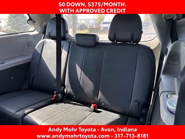 2020 Toyota Sienna SE 8 Passenger