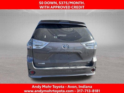 2020 Toyota Sienna SE 8 Passenger