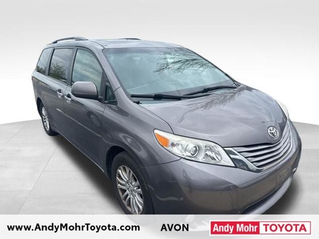 2015 Toyota Sienna XLE 8 Passenger