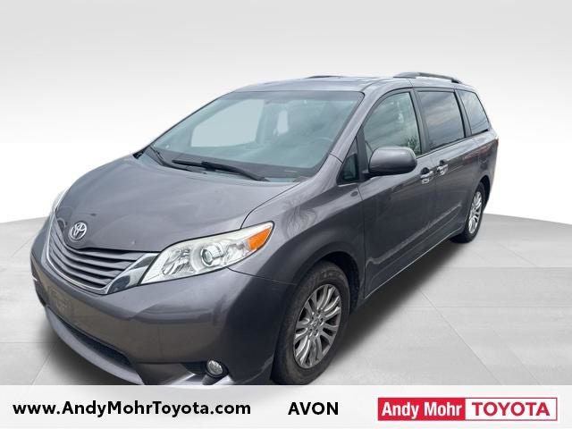2015 Toyota Sienna XLE 8 Passenger