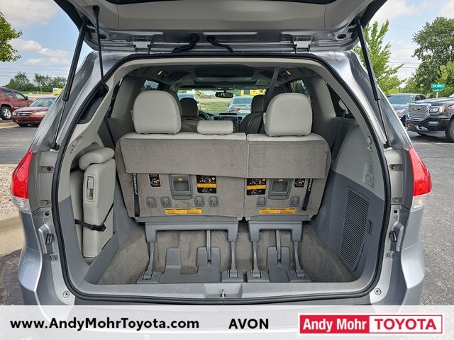 2013 Toyota Sienna XLE 8 Passenger