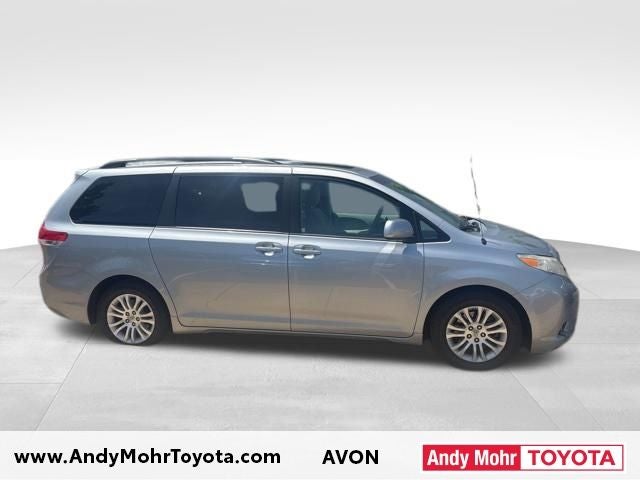 2014 Toyota Sienna XLE 8 Passenger