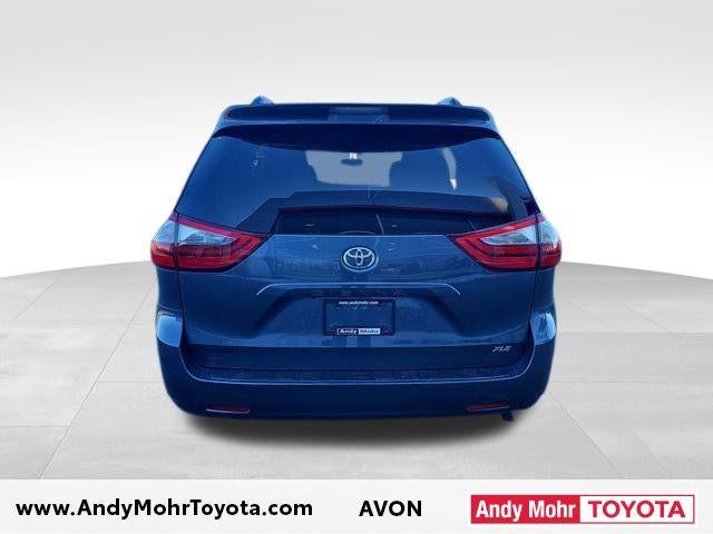 2016 Toyota Sienna XLE