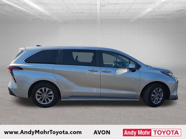 2022 Toyota Sienna XLE 7 Passenger
